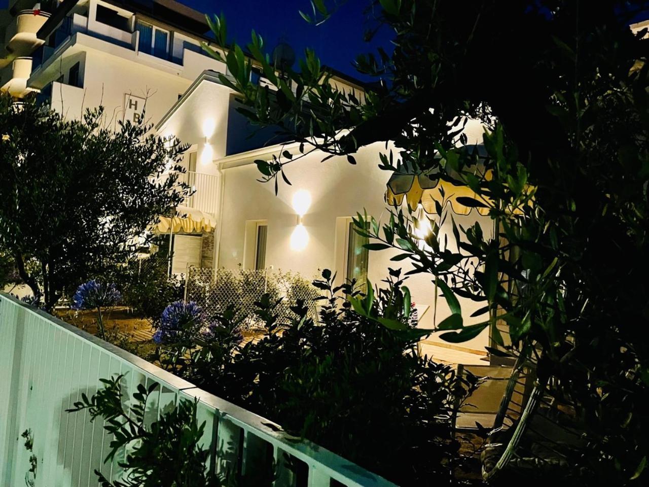 Villa Le Agavi Luxory Beach Surfhouse Белариа-Игеа Марина Екстериор снимка